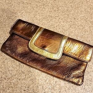 LAURA DI MAGGIO GOLD LEATHER CLUTCH MADE IN ITALY.